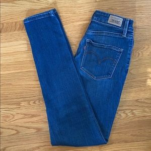 Hi rise Levi’s Skinny Jeans
